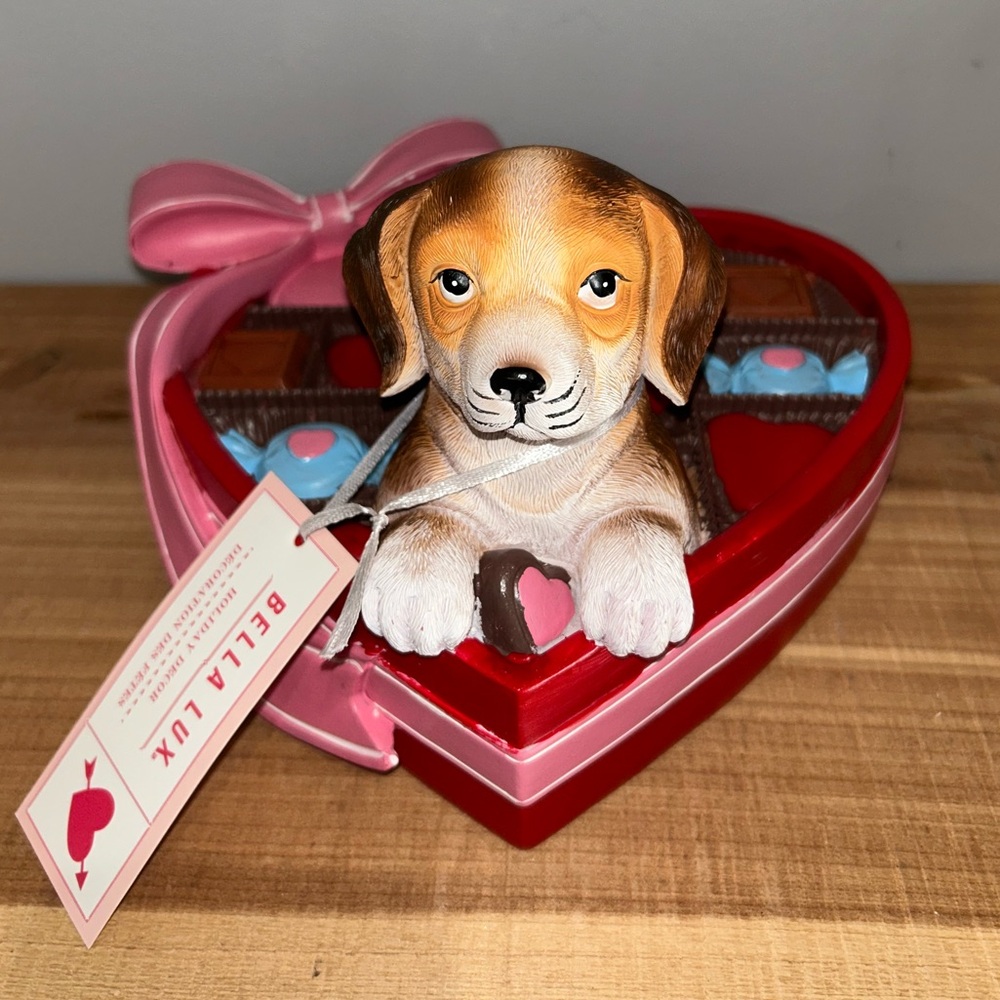 NWT Bella Lux Puppy in a Candy Box Valentine's Decor